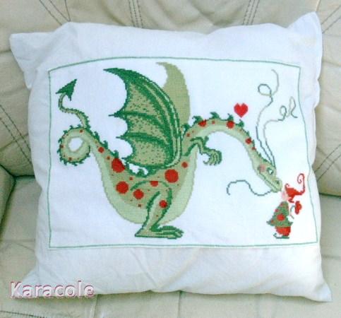 подушка вышивка дракон