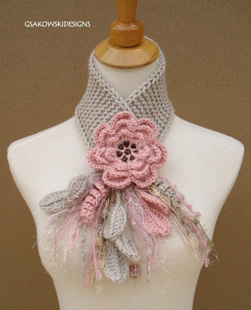 Оригинальные вязаные шарфы с цветами ручной работы