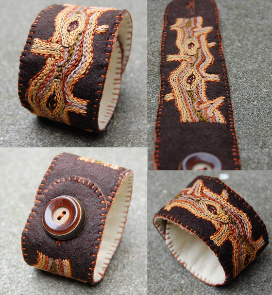 Стильный коричневый браслет из фетра с вышивкой на пуговице