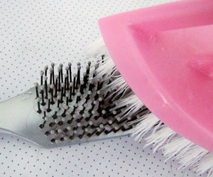 Как отмыть расческу от волос